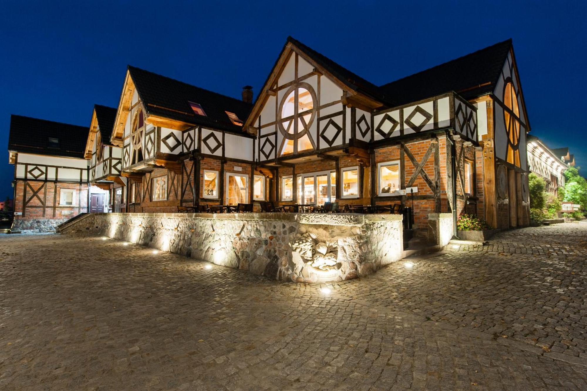 Hotel Dom W Starym Parku à Biskupice  Extérieur photo